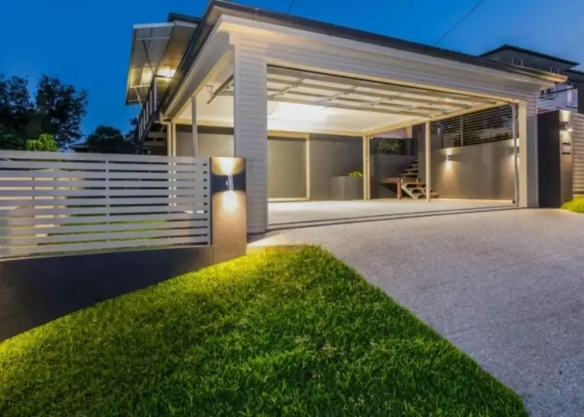 Carport Minimalis dengan Lampu Downlight